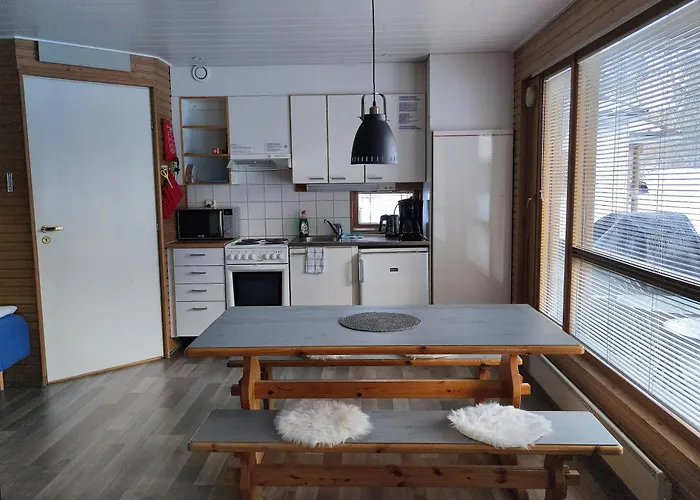 Heinolan Heinaesaari - And 4* היינולה